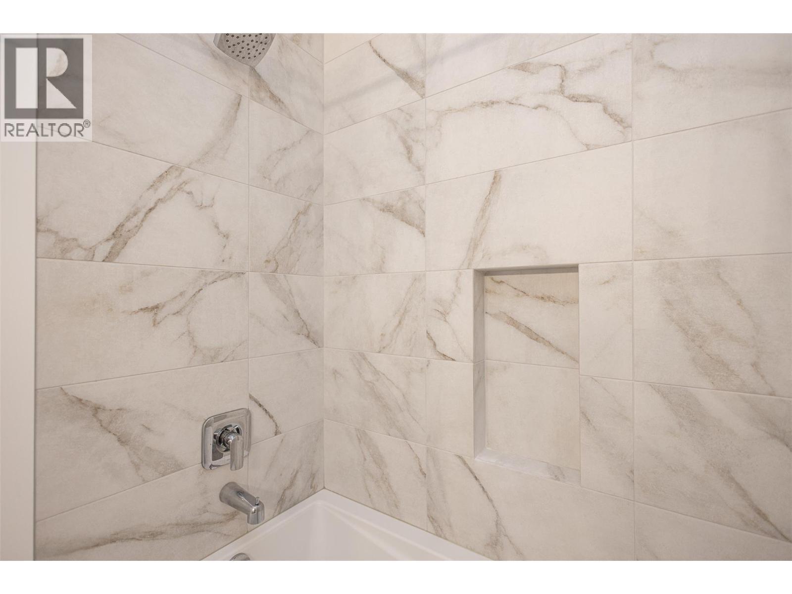 2118 Ryegrass Road, Kelowna, BC - Indoor Photo Showing Bathroom