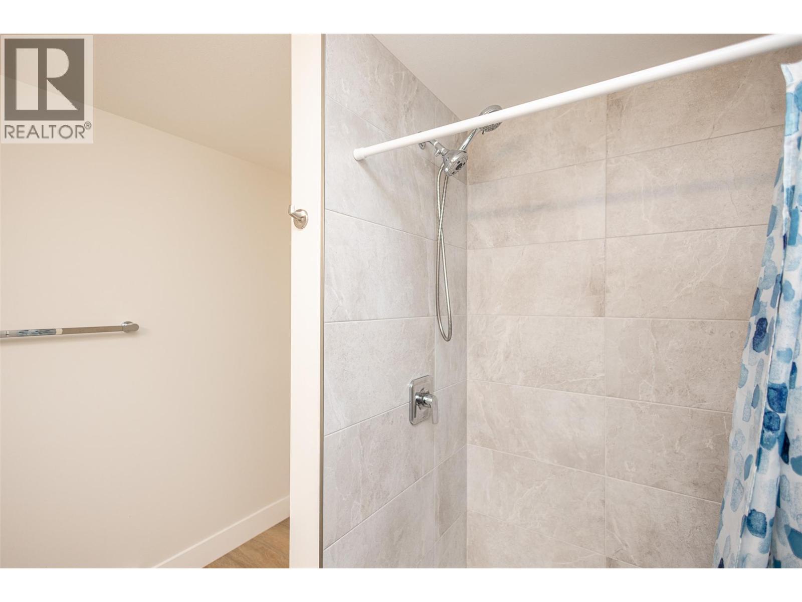 2118 Ryegrass Road, Kelowna, BC - Indoor Photo Showing Bathroom