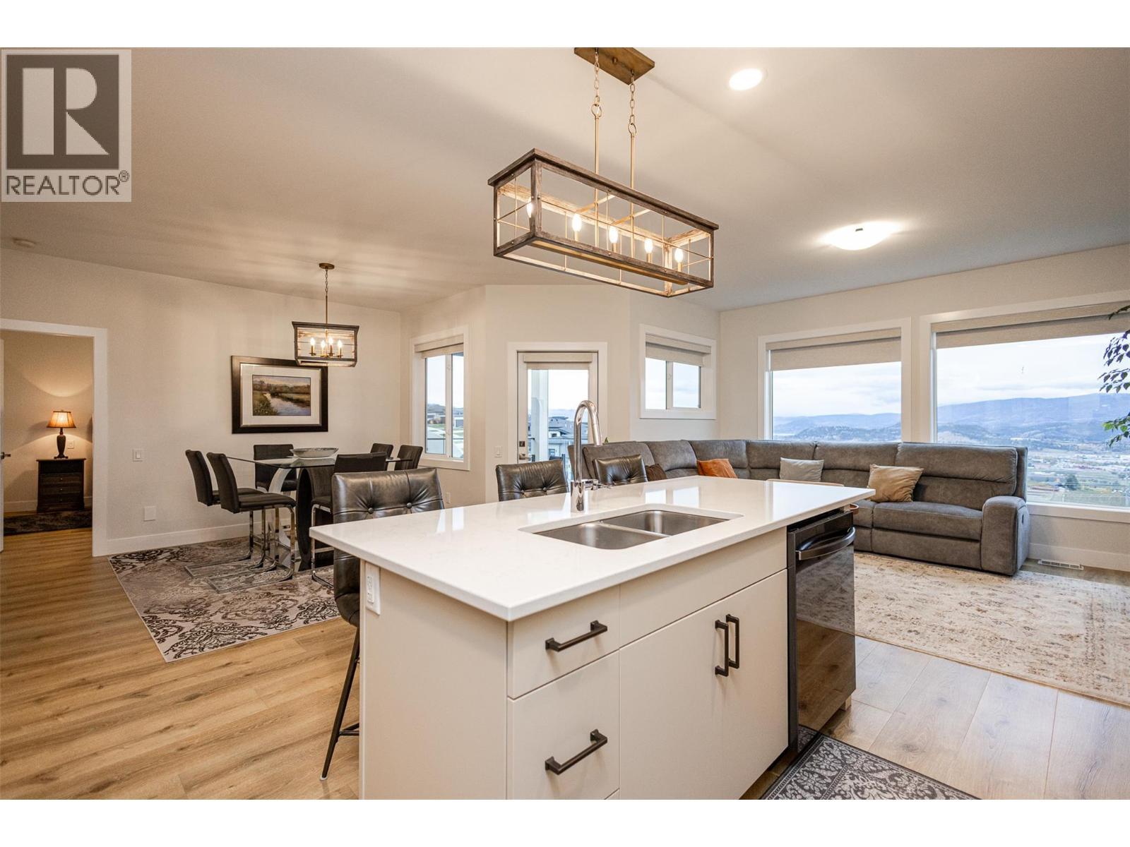2118 Ryegrass Road, Kelowna, BC - Indoor Photo Showing Kitchen With Double Sink