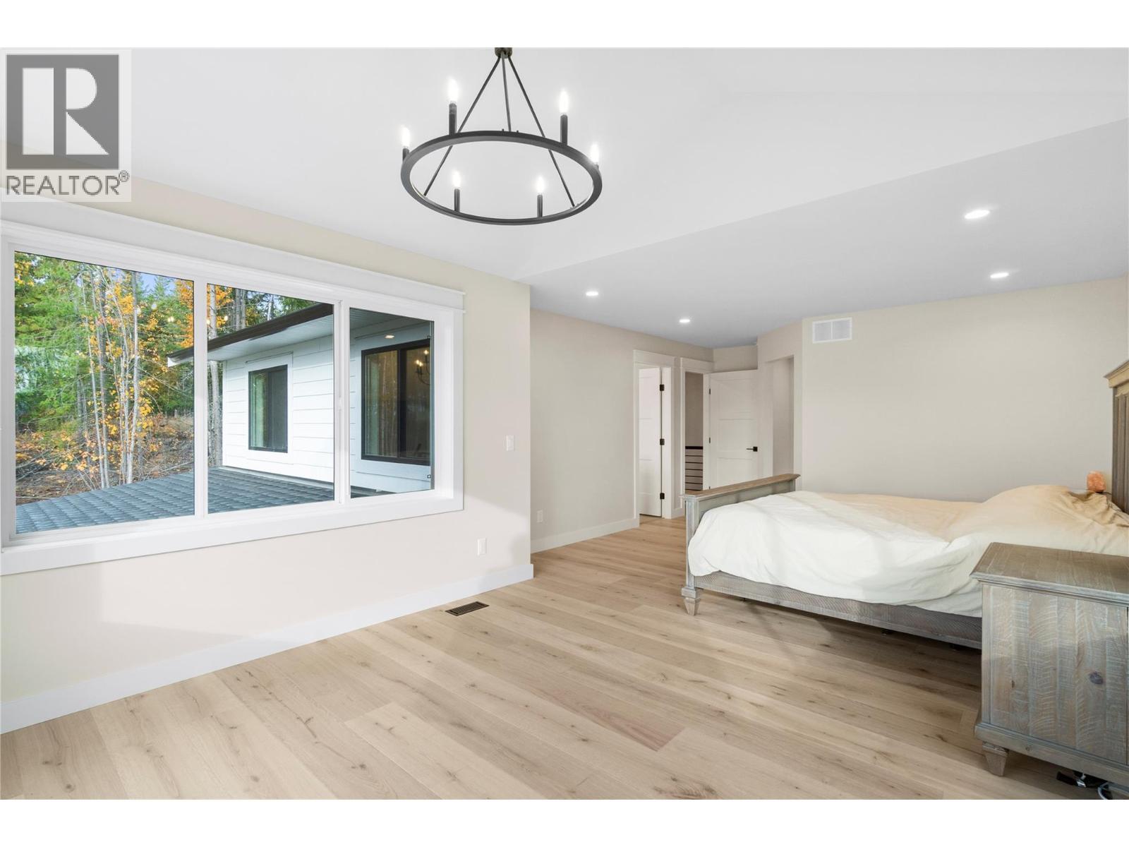 2270 Lions Ridge Road, Celista, BC - Indoor Photo Showing Bedroom