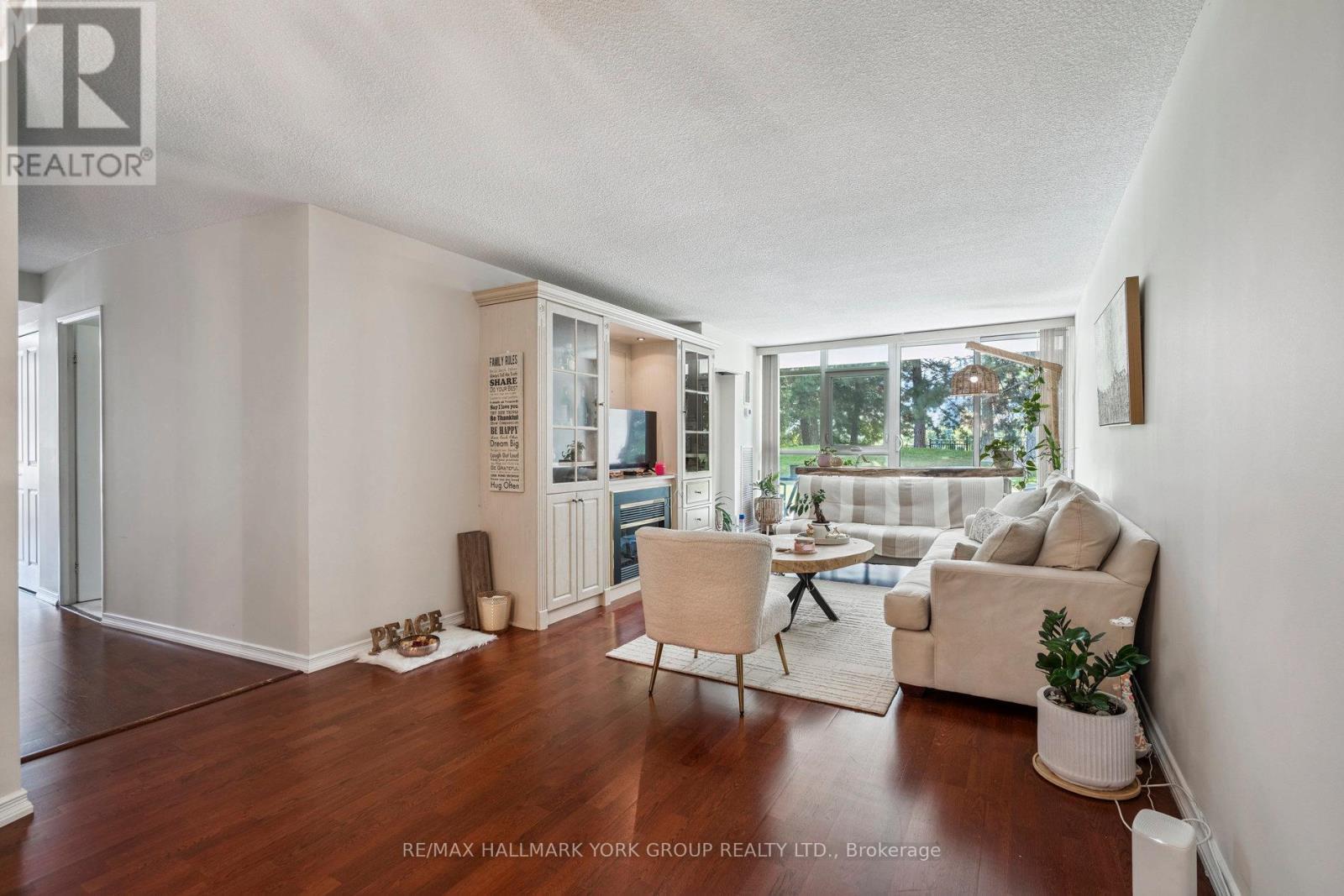 107 - 3303 Don Mills Road, Toronto, ON - Indoor Photo Showing Living Room