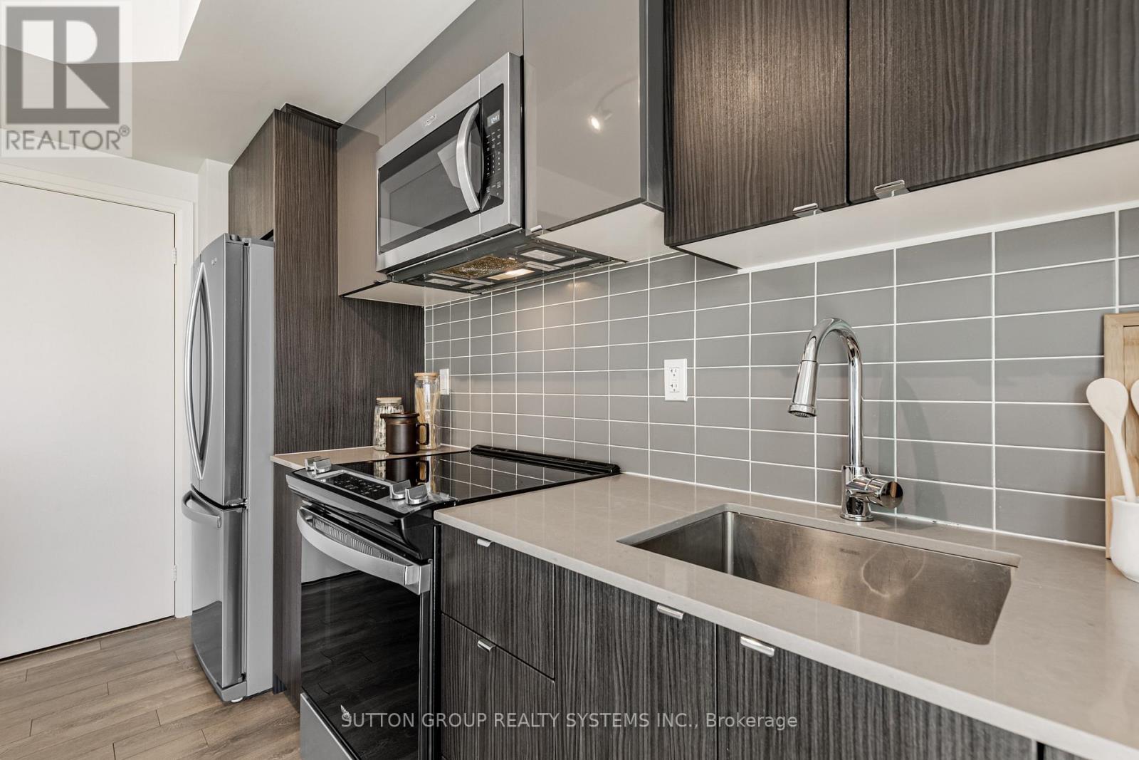 611 - 1461 Lawrence Avenue W, Toronto, ON - Indoor Photo Showing Kitchen