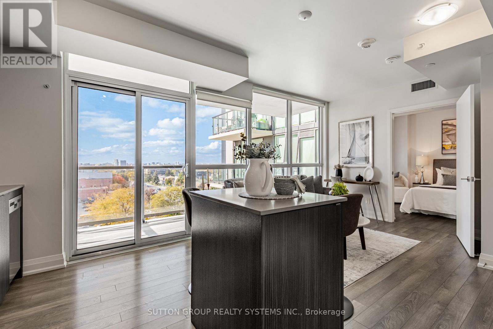 611 - 1461 Lawrence Avenue W, Toronto, ON - Indoor