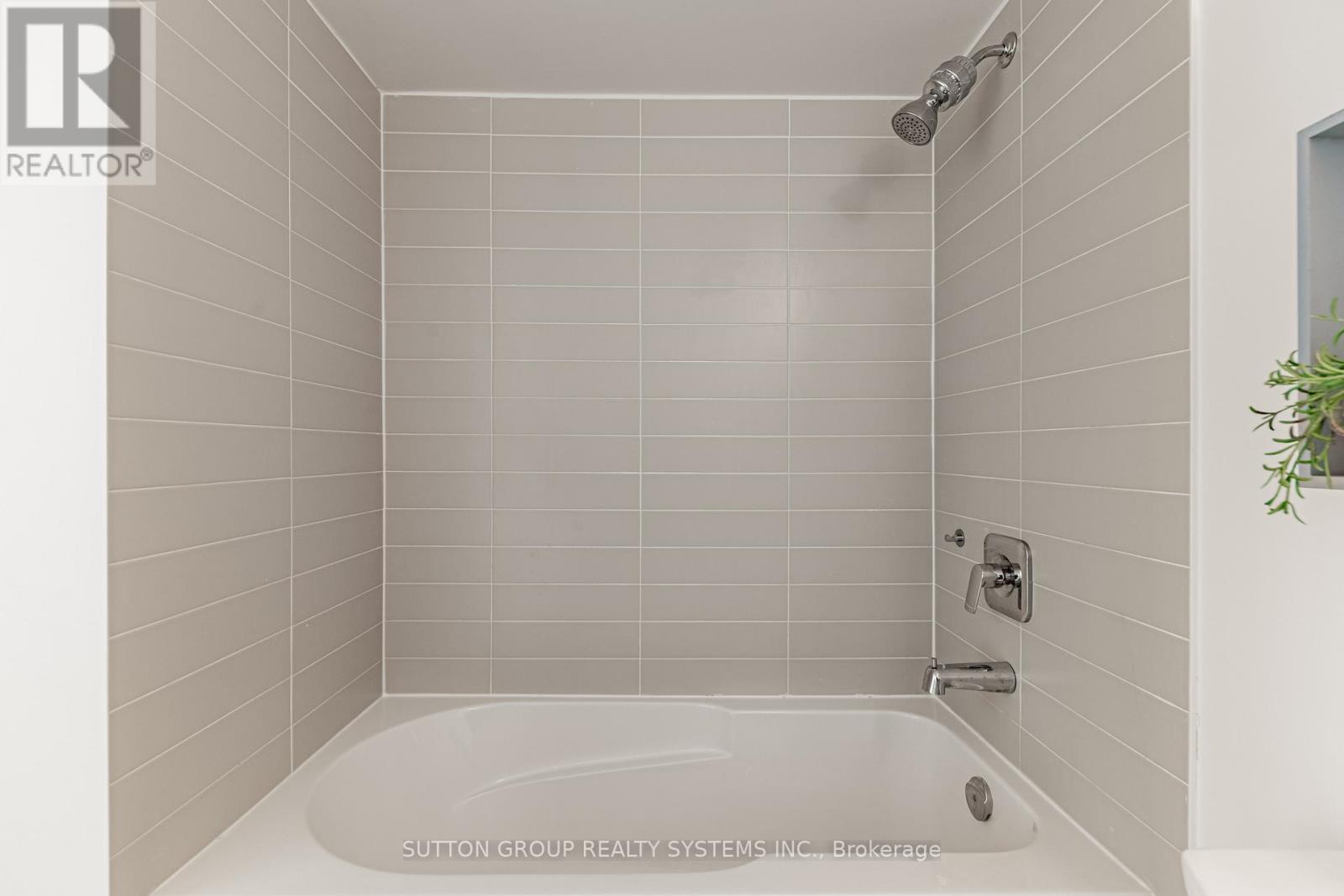 611 - 1461 Lawrence Avenue W, Toronto, ON - Indoor Photo Showing Bathroom