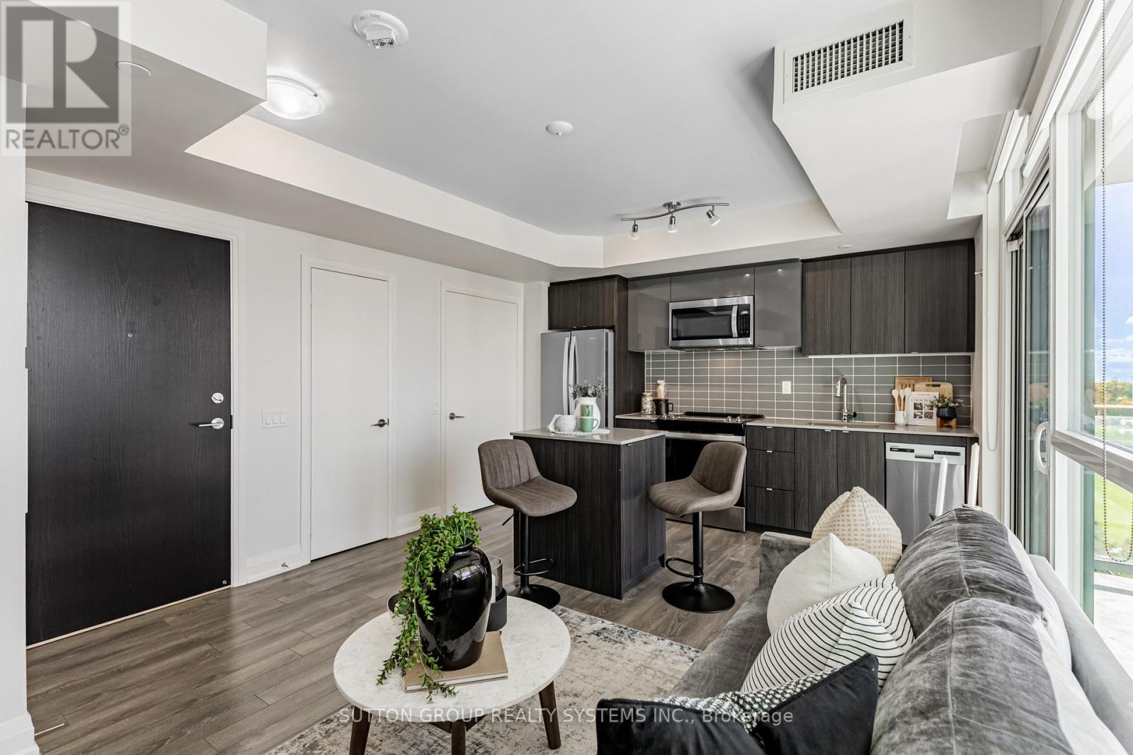 611 - 1461 Lawrence Avenue W, Toronto, ON - Indoor