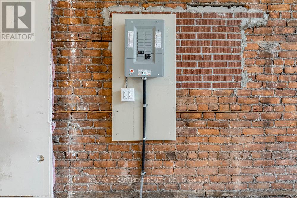 309 Barton Street E, Hamilton, ON