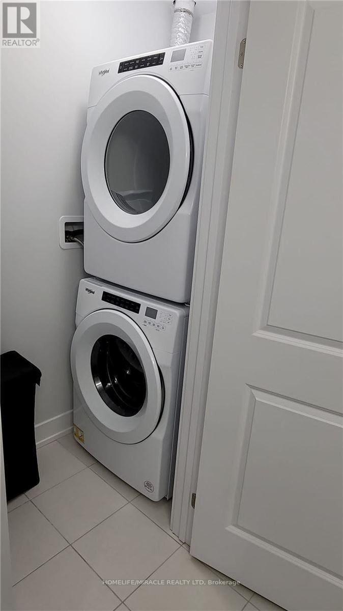 135 - 9580 Islington Avenue, Vaughan, ON - Indoor Photo Showing Laundry Room
