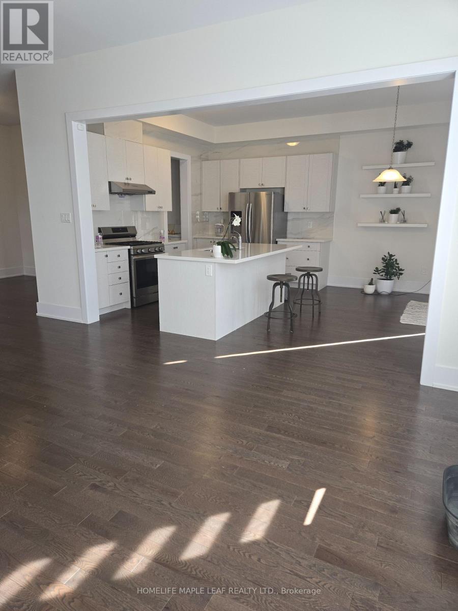 20 Spinland Street, Caledon, ON - Indoor Photo Showing Kitchen With Upgraded Kitchen