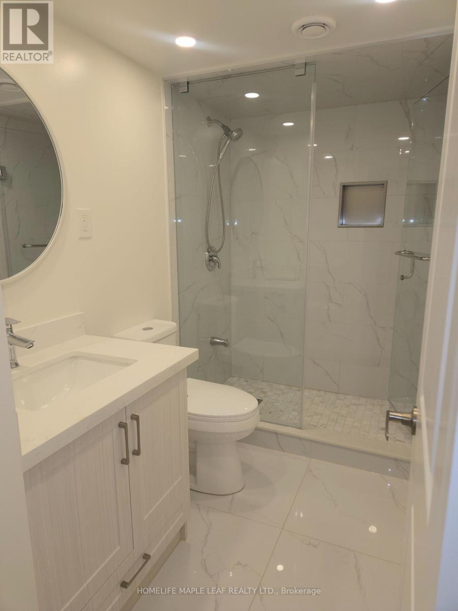 20 Spinland Street, Caledon, ON - Indoor Photo Showing Bathroom