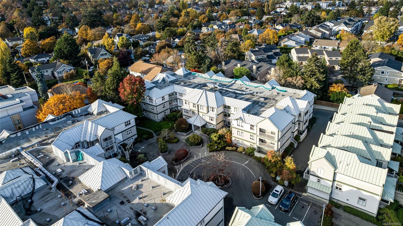 111-3010 Washington Ave, Victoria, BC - Outdoor