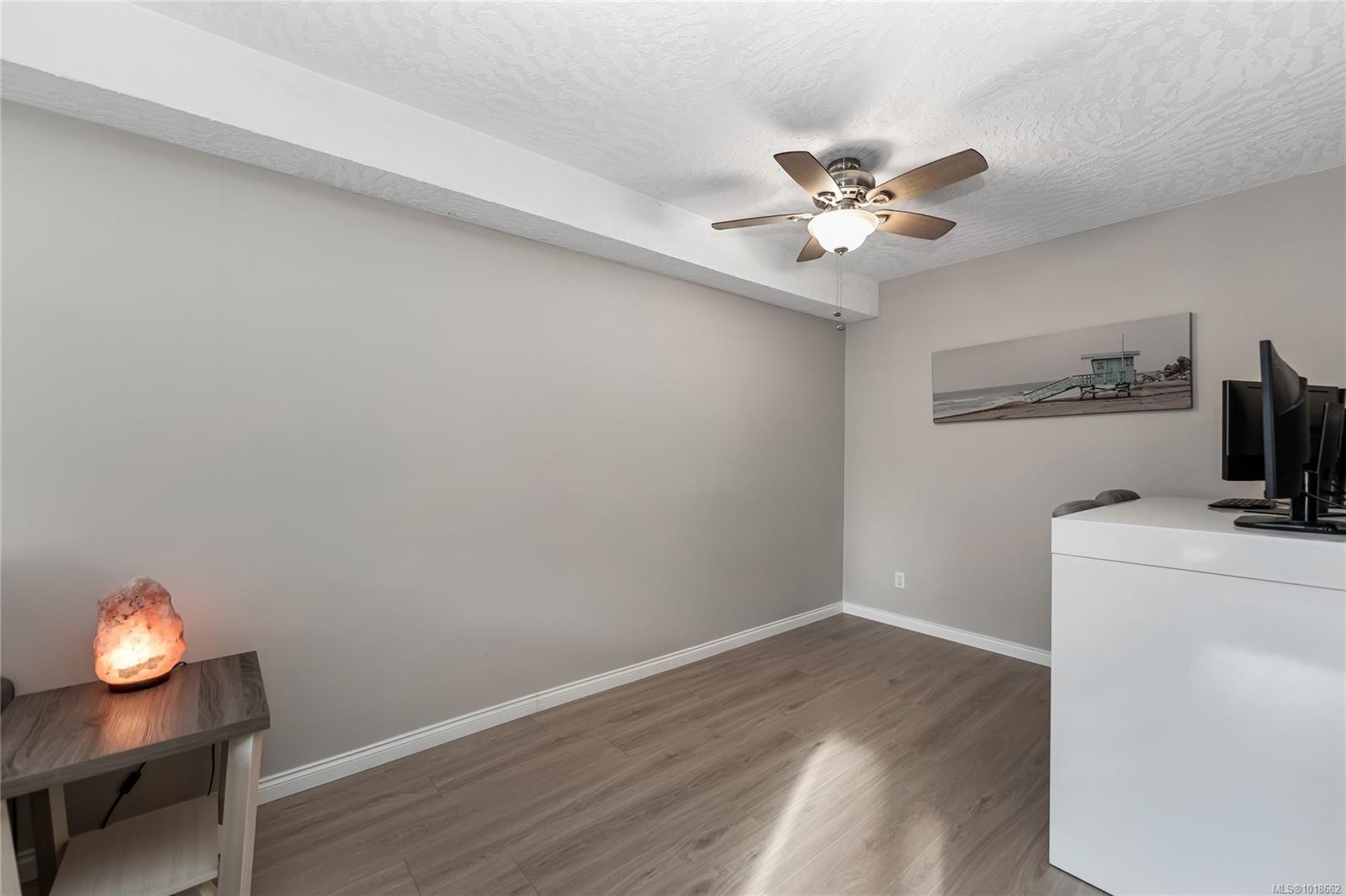 111-3010 Washington Ave, Victoria, BC - Indoor Photo Showing Other Room