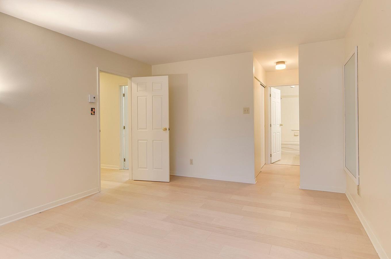 Primary bedroom - A-2-911 Rue Principale, Cowansville, QC - Indoor Photo Showing Other Room