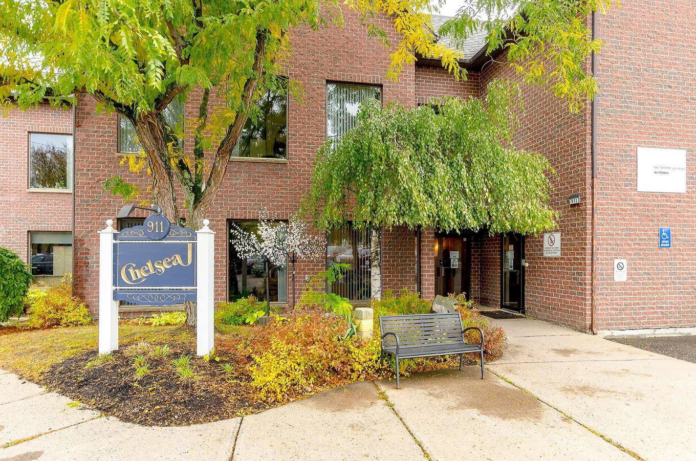 Frontage - A-2-911 Rue Principale, Cowansville, QC - Outdoor