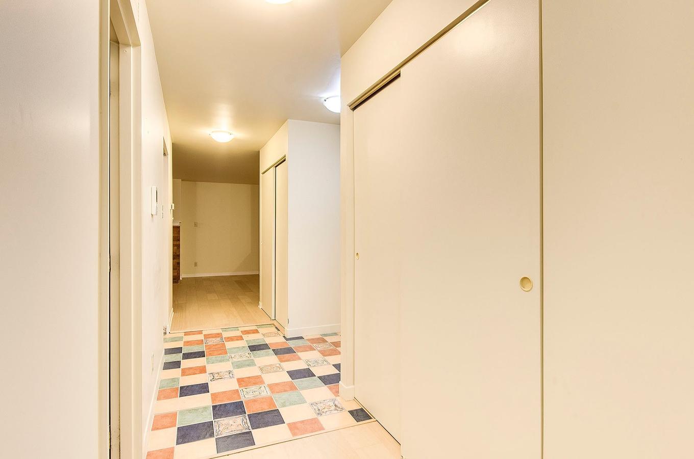 Hall - A-2-911 Rue Principale, Cowansville, QC - Indoor Photo Showing Other Room