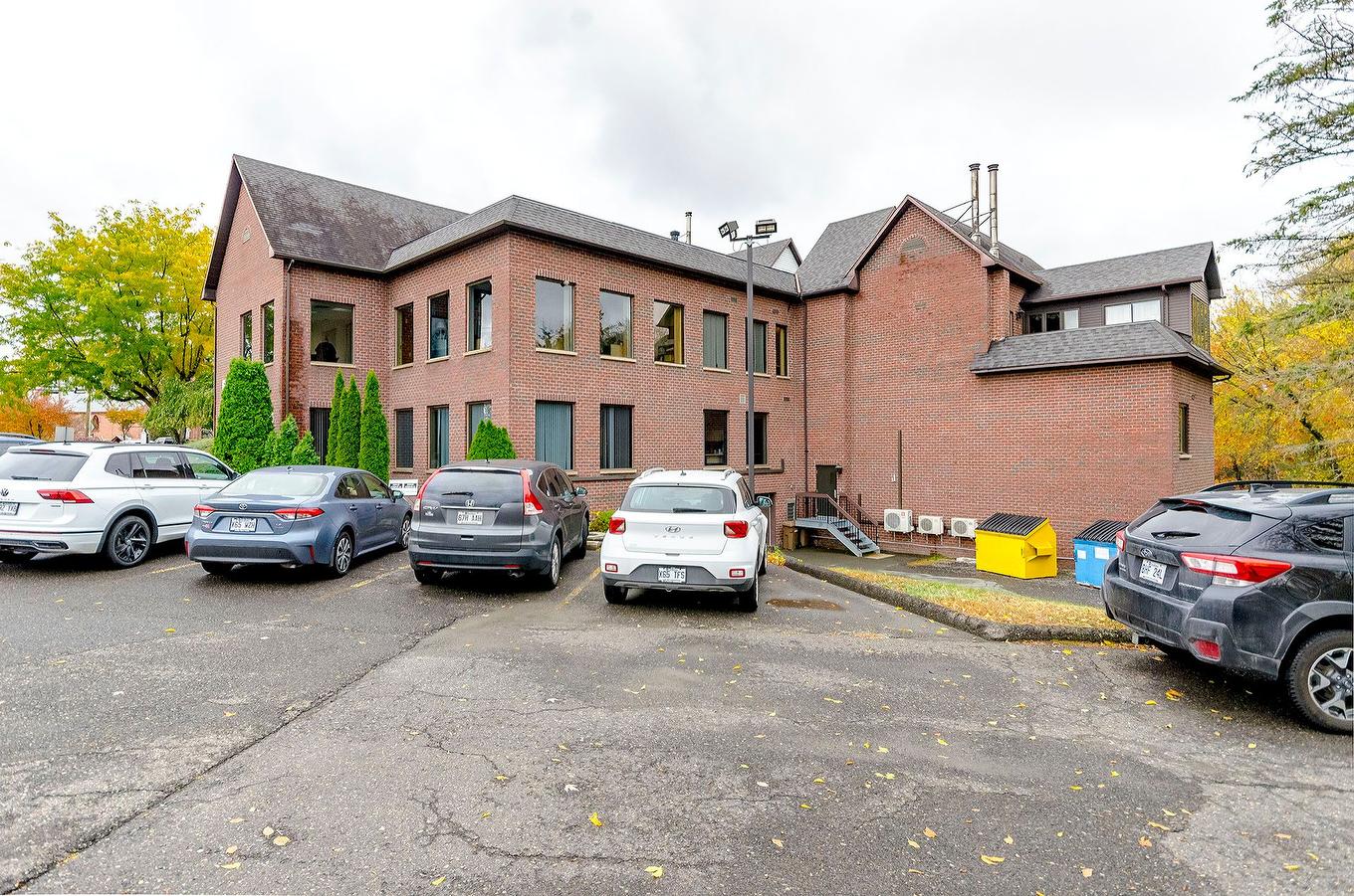 Parking - A-2-911 Rue Principale, Cowansville, QC - Outdoor