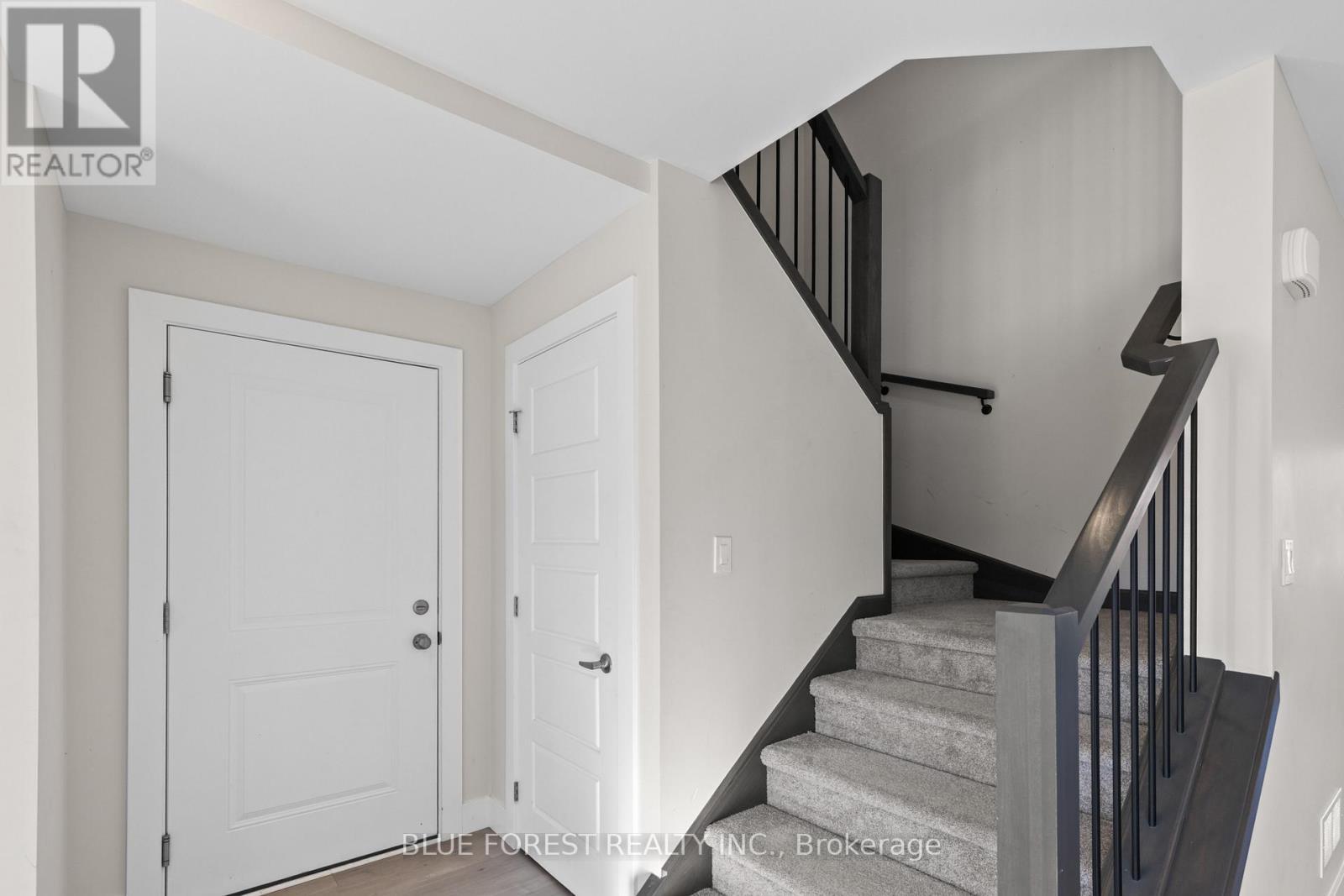 85 Acorn Trail, St. Thomas, ON - Indoor Photo Showing Other Room