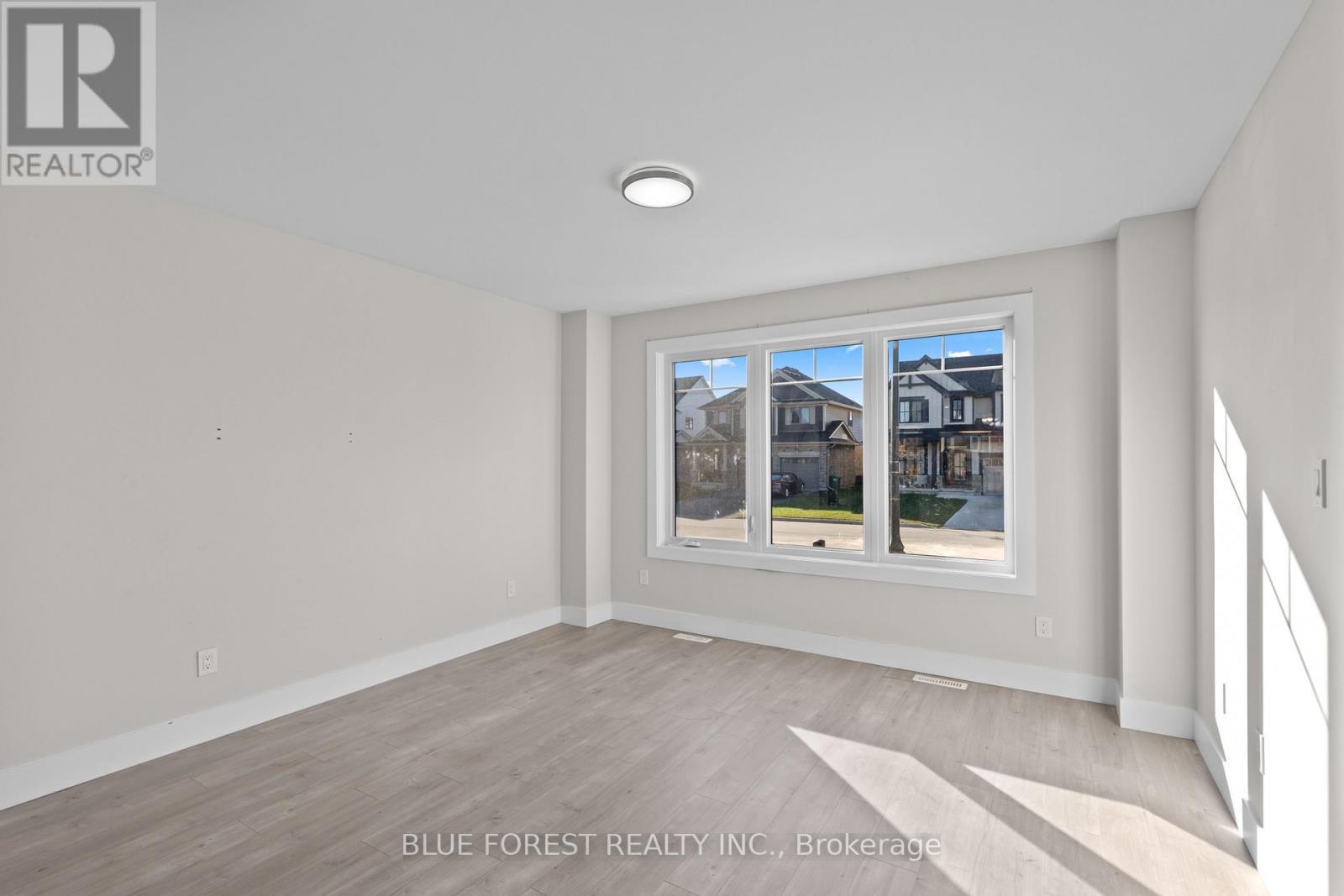 85 Acorn Trail, St. Thomas, ON - Indoor Photo Showing Other Room