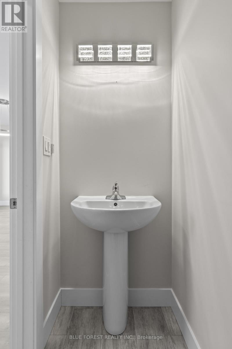 85 Acorn Trail, St. Thomas, ON - Indoor Photo Showing Bathroom