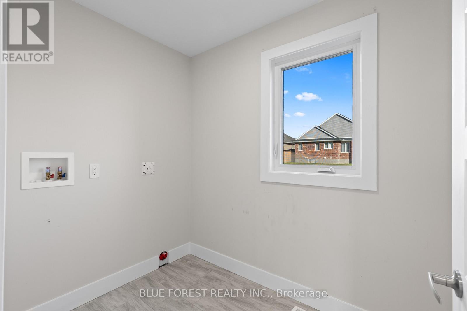 85 Acorn Trail, St. Thomas, ON - Indoor Photo Showing Other Room