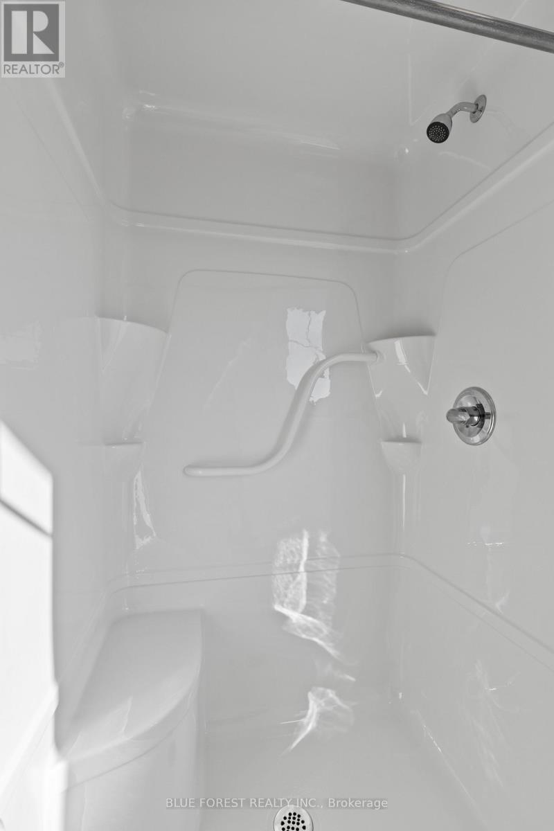 85 Acorn Trail, St. Thomas, ON - Indoor Photo Showing Bathroom