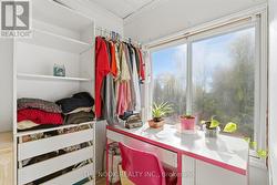 Walk In Closet -