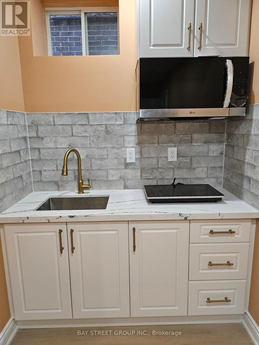 1C - 152 First Nations Trail, Vaughan, ON - Indoor Photo Showing Kitchen