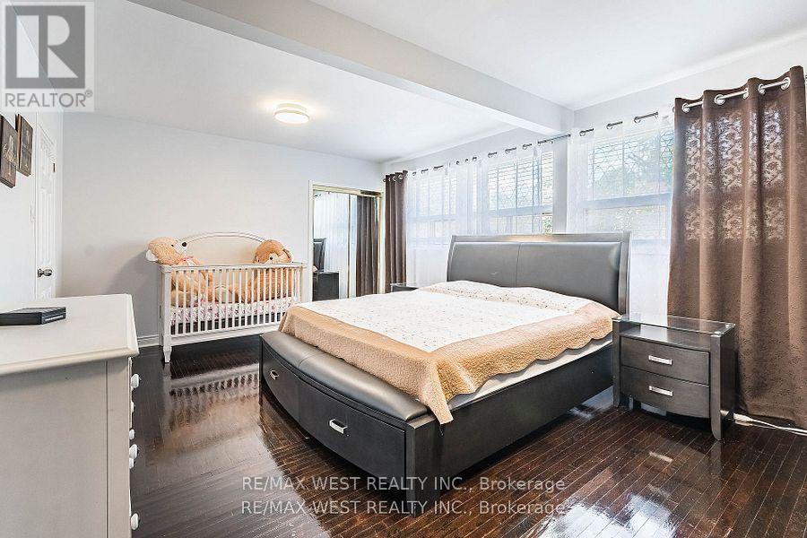 128 Mercury Road S, Toronto, ON - Indoor Photo Showing Bedroom
