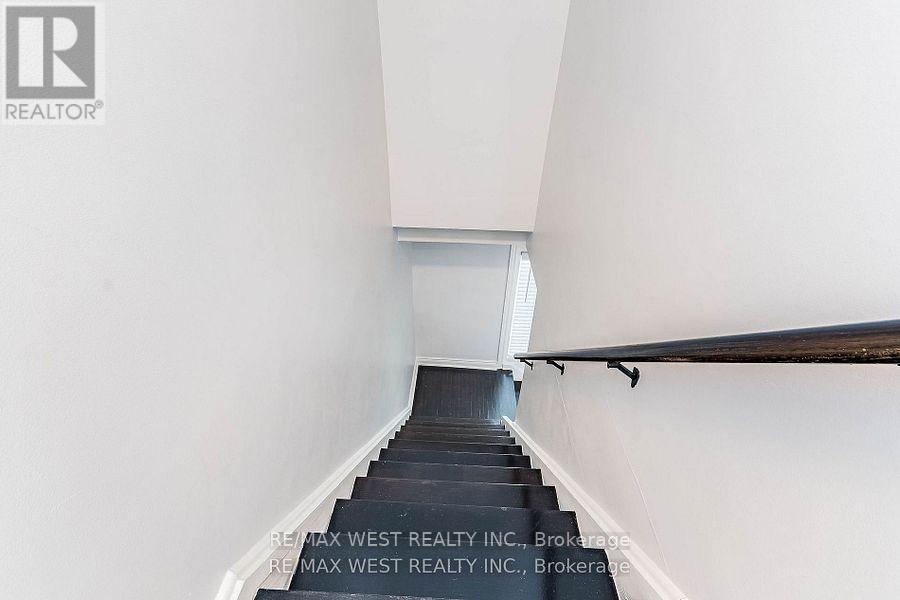 128 Mercury Road S, Toronto, ON - Indoor Photo Showing Other Room