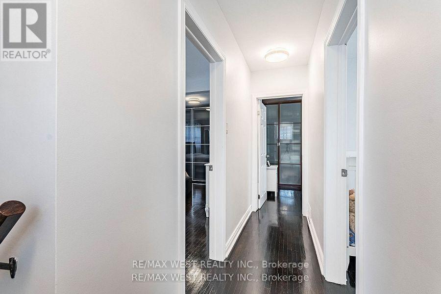 128 Mercury Road S, Toronto, ON - Indoor Photo Showing Other Room