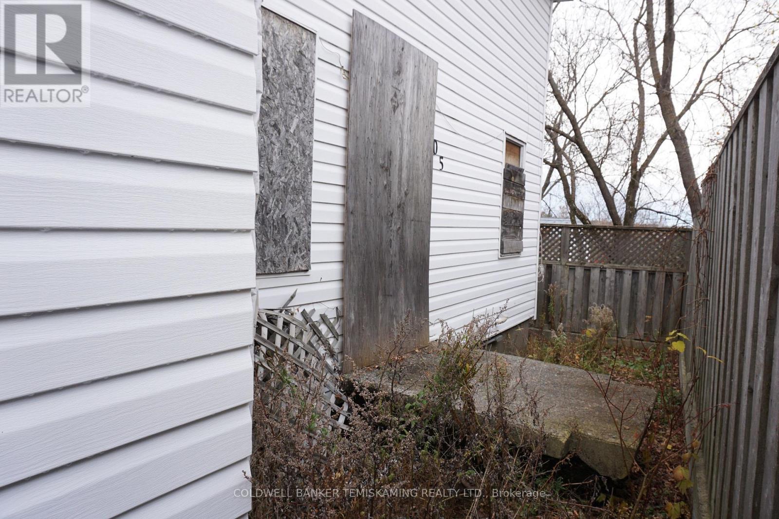 105 Jamieson Street, Cobalt, ON - Outdoor