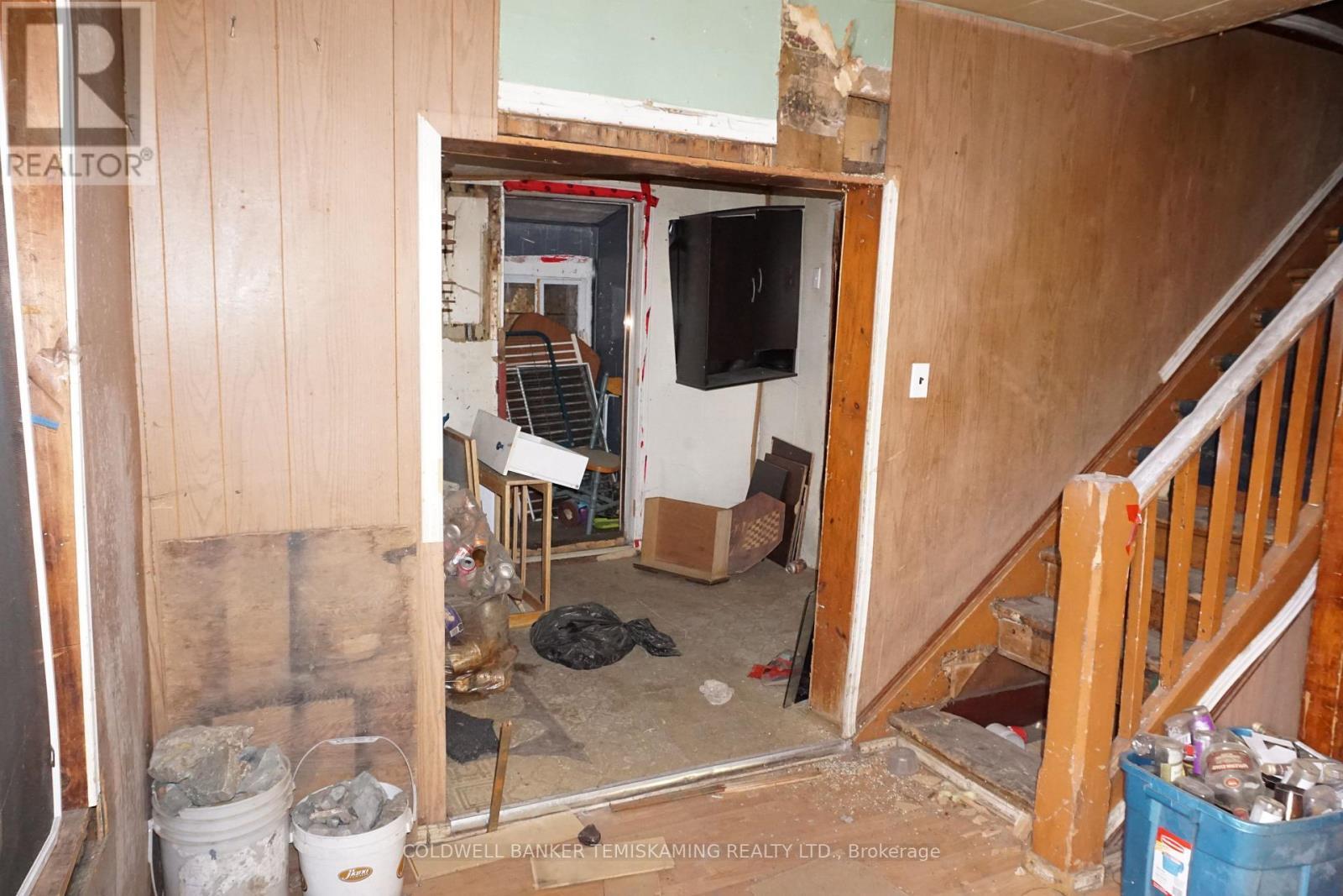 105 Jamieson Street, Cobalt, ON - Indoor Photo Showing Other Room