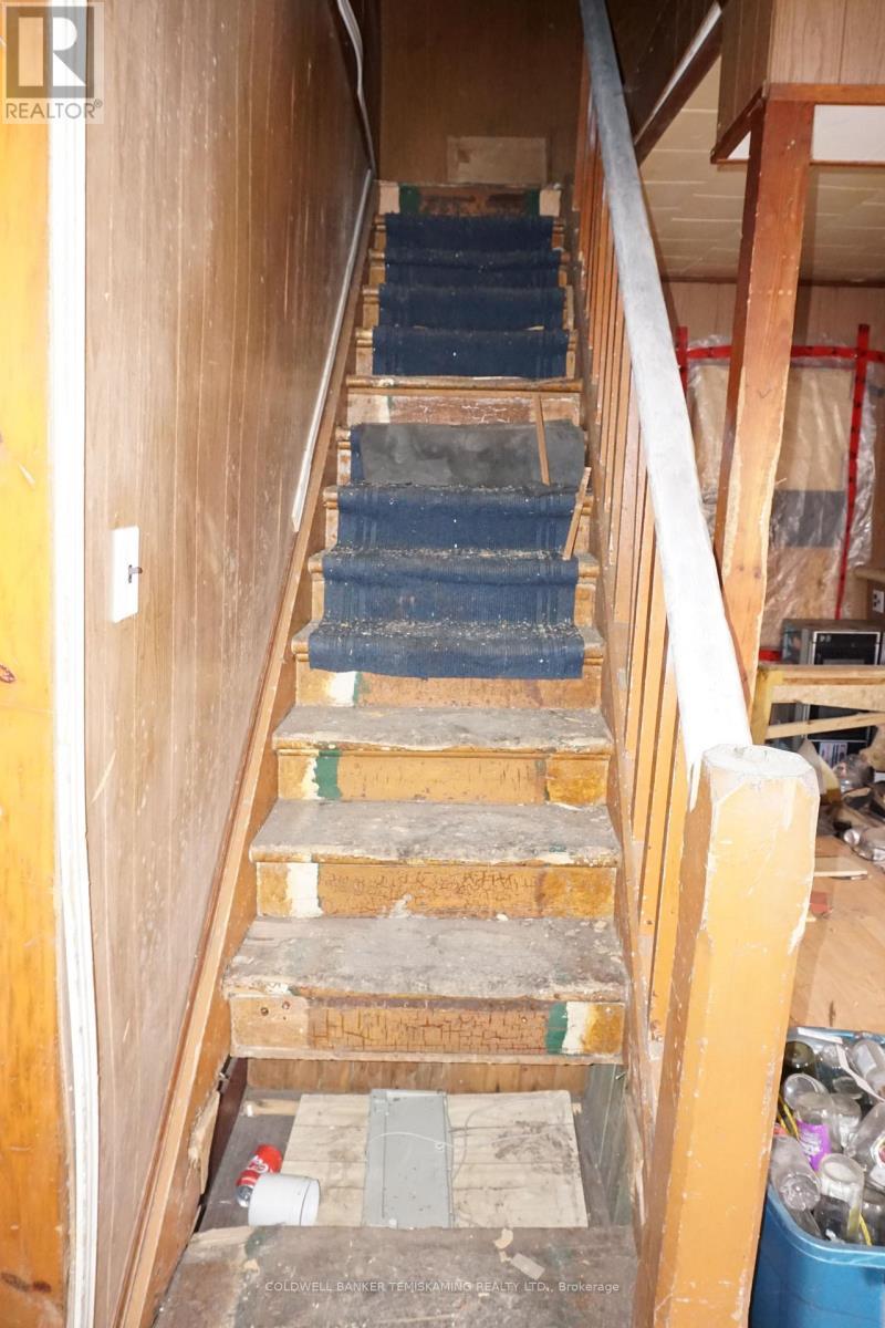 105 Jamieson Street, Cobalt, ON - Indoor Photo Showing Other Room