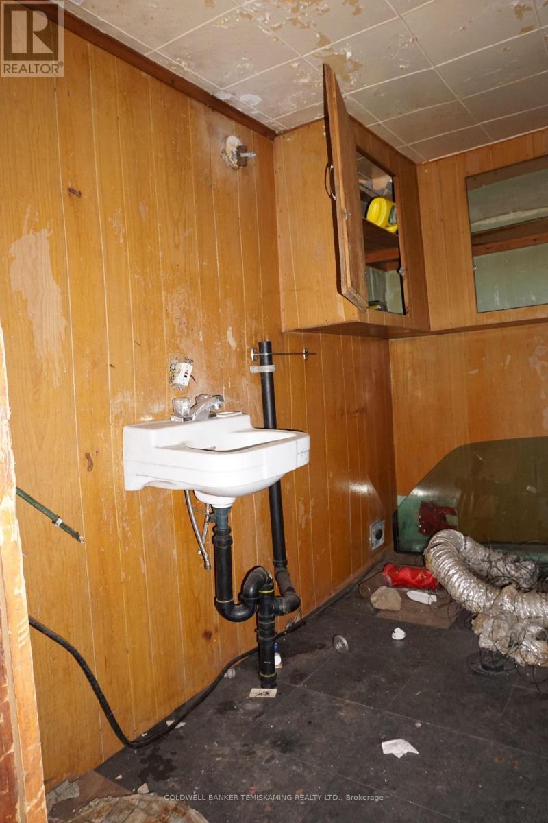 105 Jamieson Street, Cobalt, ON - Indoor