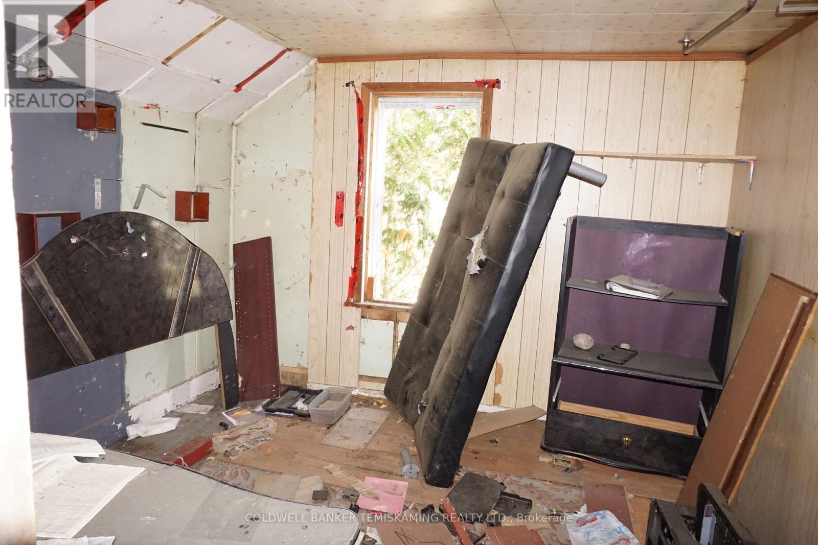 105 Jamieson Street, Cobalt, ON - Indoor Photo Showing Other Room