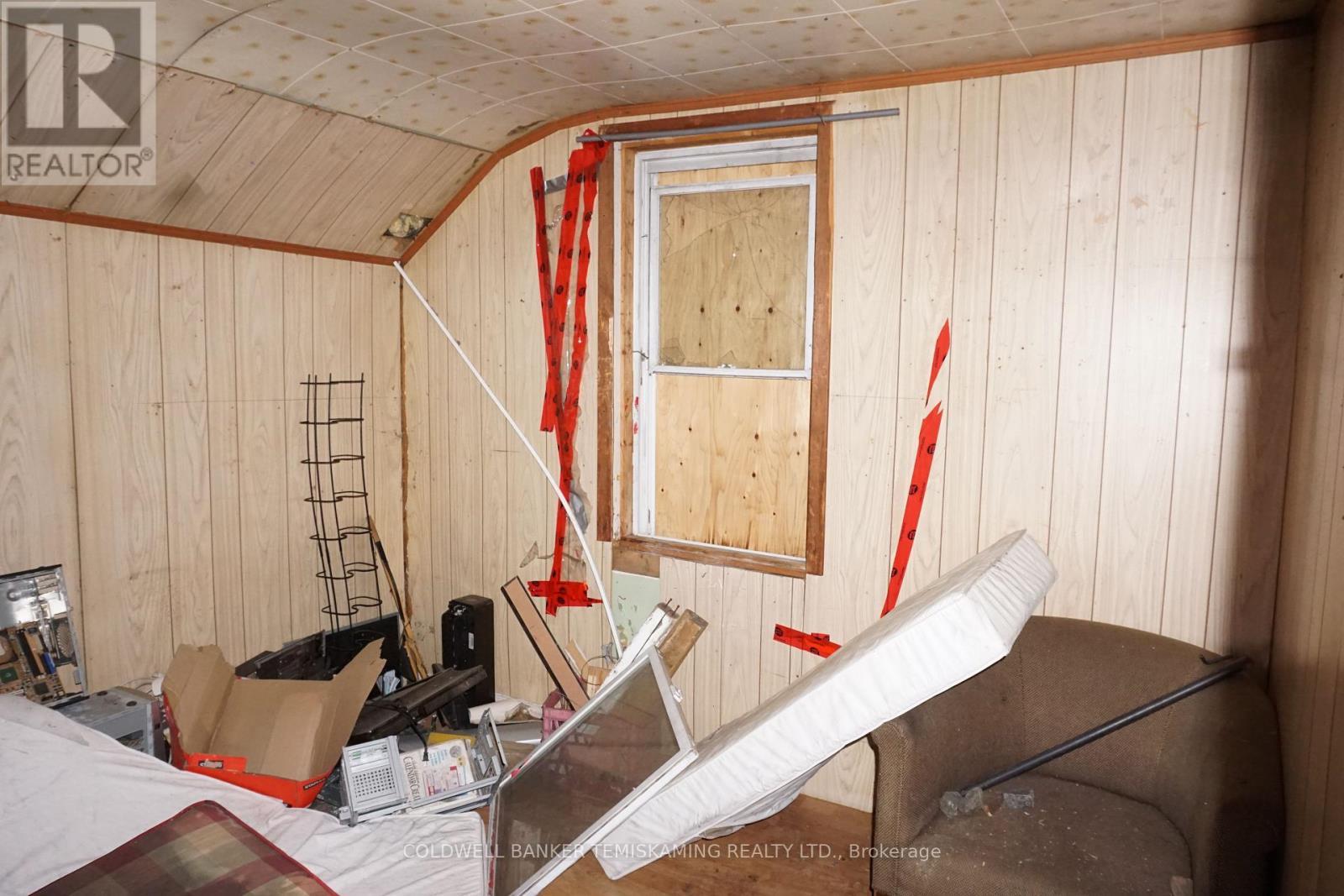 105 Jamieson Street, Cobalt, ON - Indoor Photo Showing Other Room