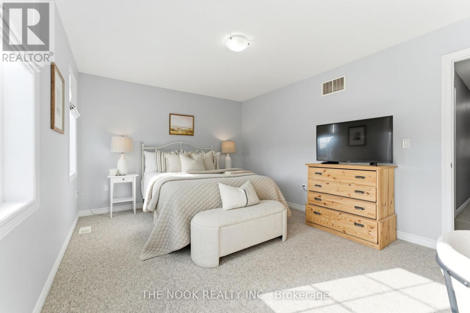 89 Goodall Court, Centre Wellington (Fergus), ON - Indoor Photo Showing Bedroom
