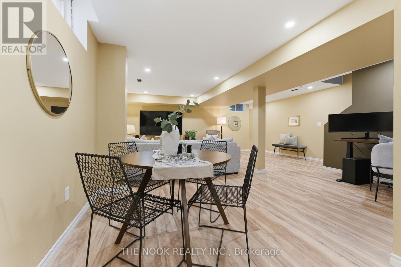 89 Goodall Court, Centre Wellington (Fergus), ON - Indoor Photo Showing Dining Room