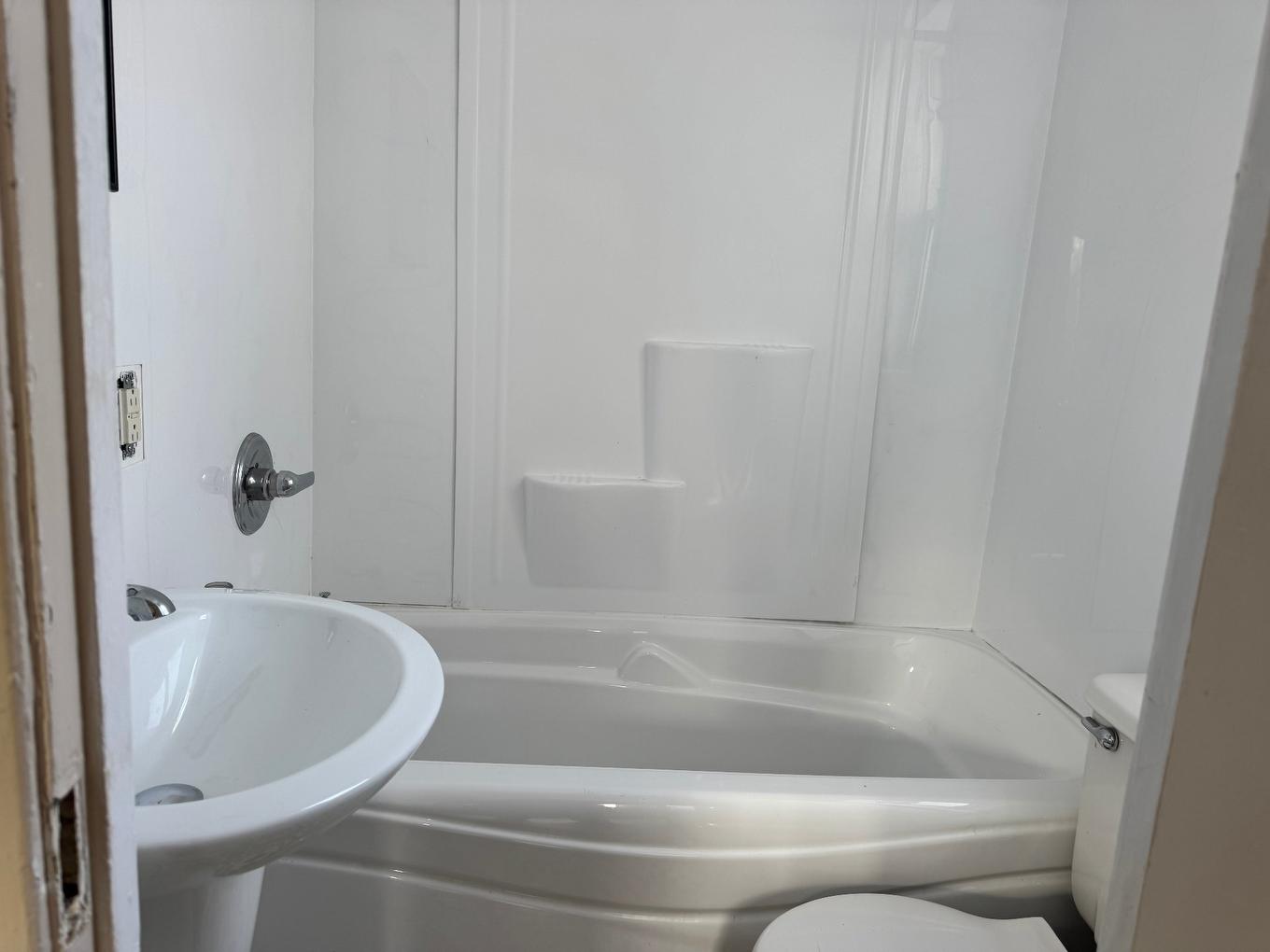 Dwelling - 97 - 99 Rue Monseigneur-Tessier O., Rouyn-Noranda, QC - Indoor Photo Showing Bathroom