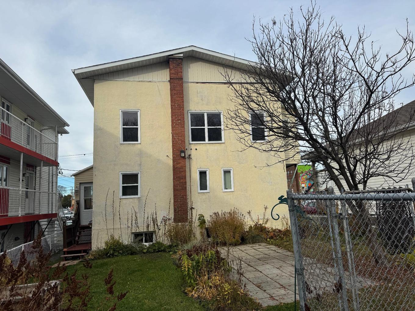 Back facade - 97 - 99 Rue Monseigneur-Tessier O., Rouyn-Noranda, QC - Outdoor