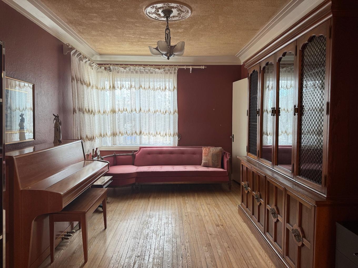 Living room - 97 - 99 Rue Monseigneur-Tessier O., Rouyn-Noranda, QC - Indoor