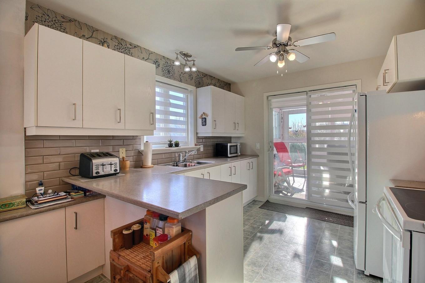 Cuisine - 6246 Rue Florent, Sherbrooke (Brompton/Rock Forest/Saint-Élie/Deauville), QC - Indoor Photo Showing Kitchen With Double Sink