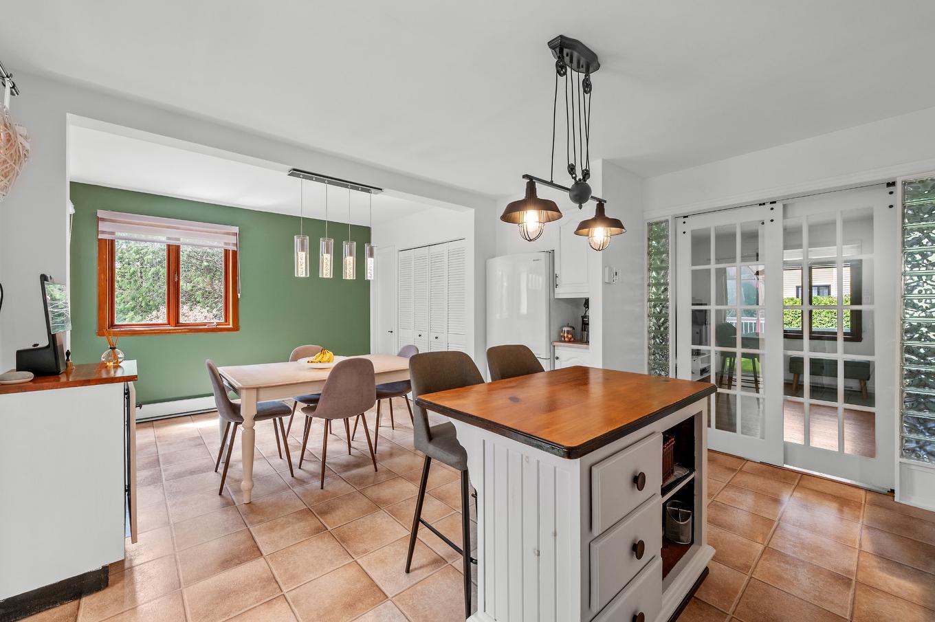 Kitchen - 15 Rue Ekers, Sainte-Agathe-Des-Monts, QC - Indoor