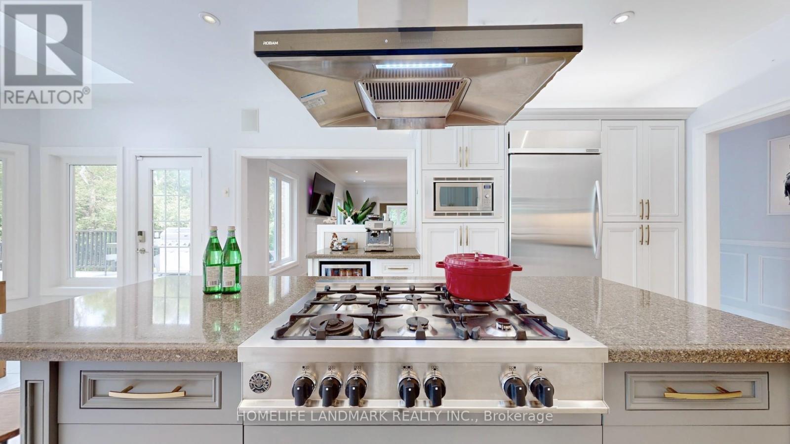61 Sherrick Drive, Whitchurch-Stouffville, ON - Indoor Photo Showing Kitchen