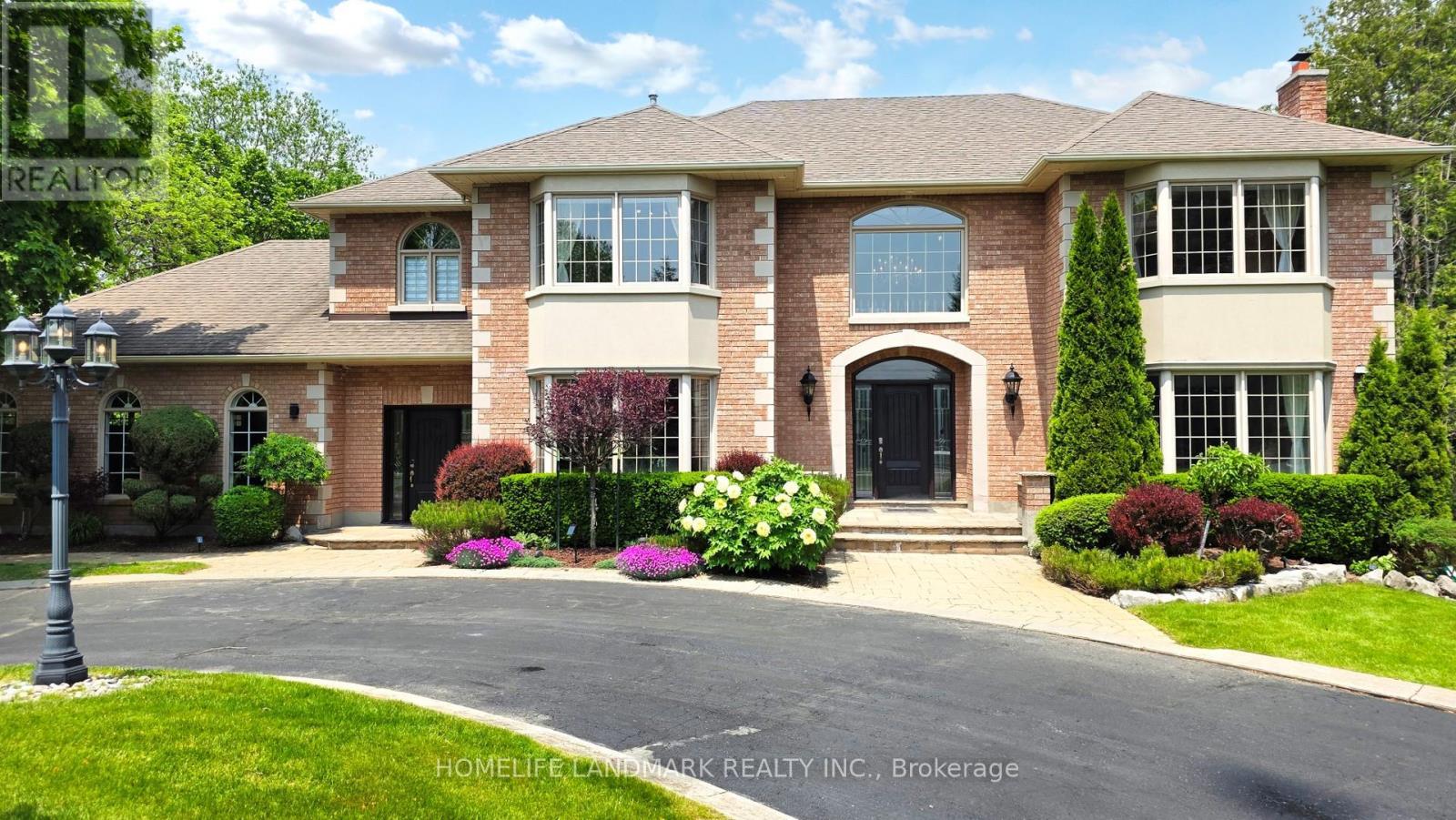 61 Sherrick Drive, Whitchurch-Stouffville, ON - Outdoor With Facade
