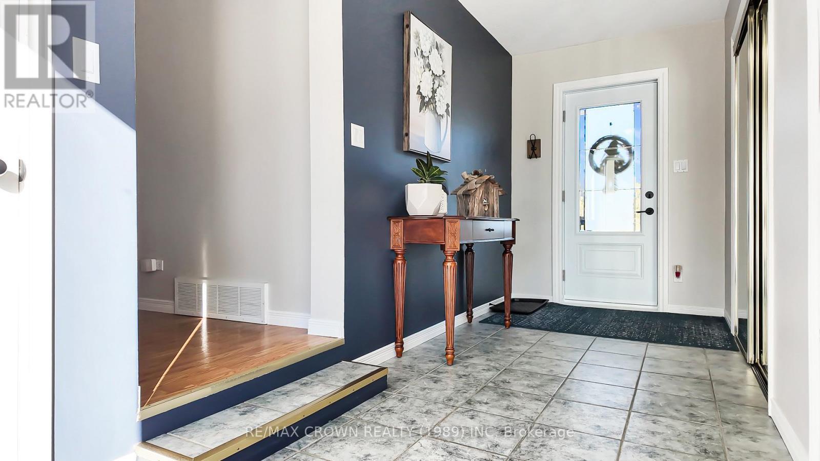 2027 Highway 11 W, Hearst, ON - Indoor Photo Showing Other Room