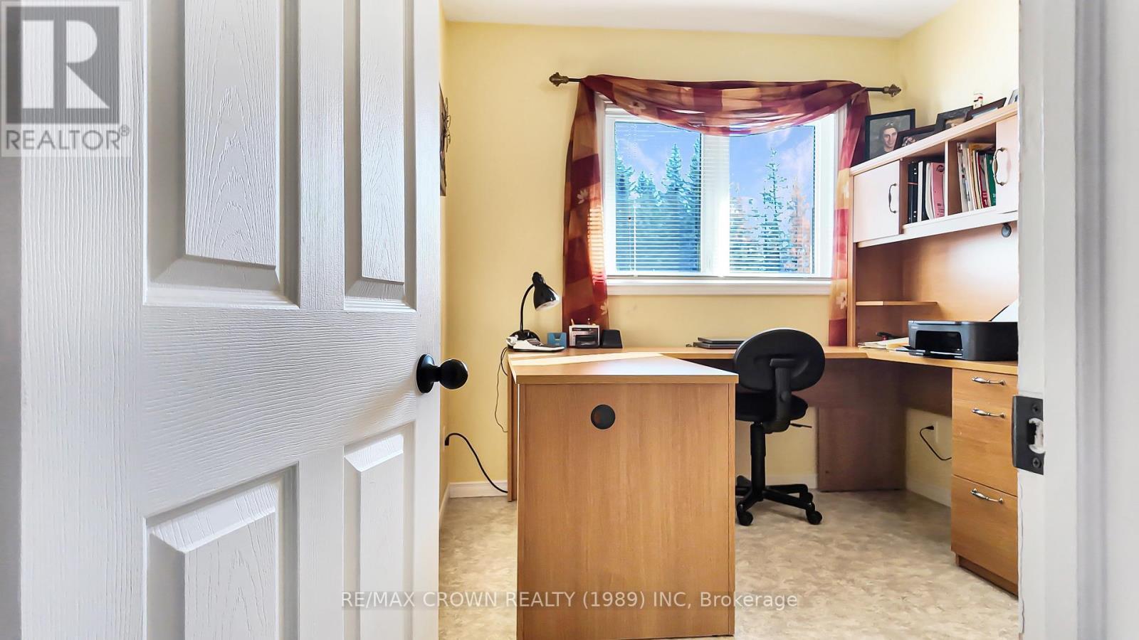 2027 Highway 11 W, Hearst, ON - Indoor Photo Showing Office