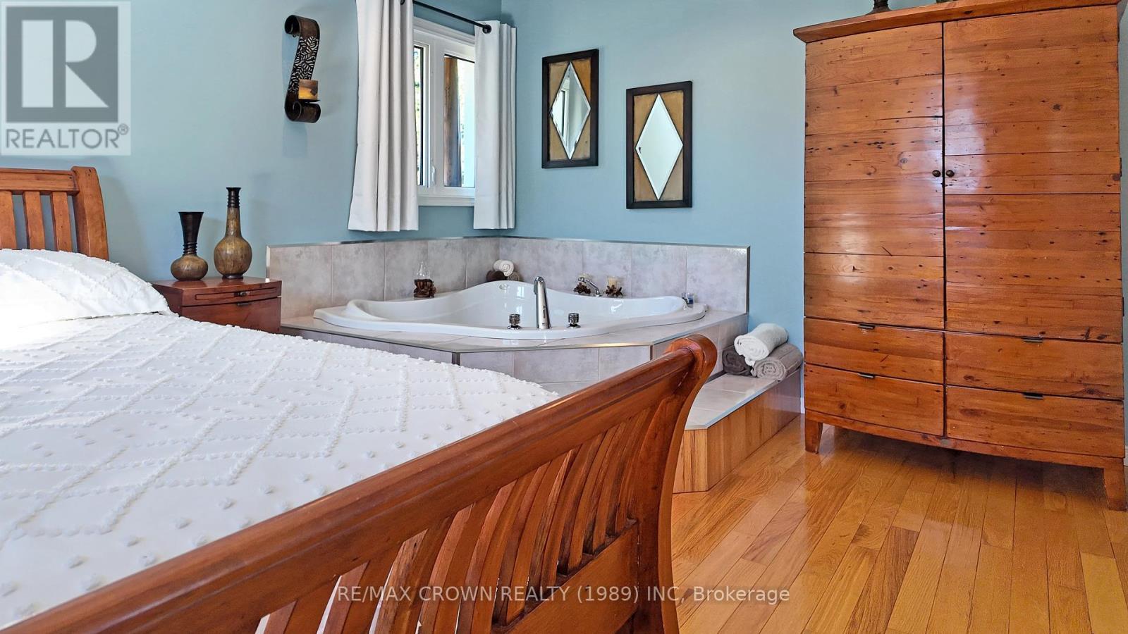 2027 Highway 11 W, Hearst, ON - Indoor