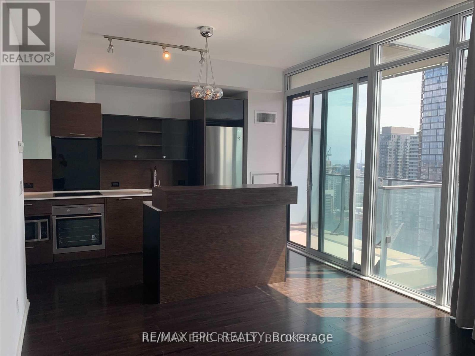 2703 - 75 St Nicholas Street, Toronto, ON - Indoor Photo Showing Other Room