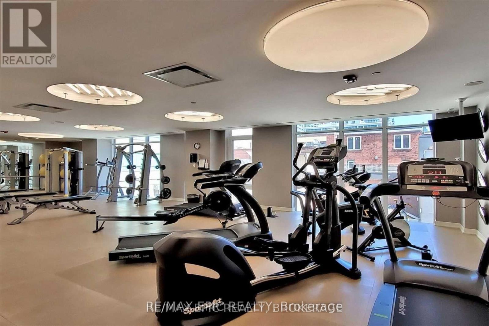 2703 - 75 St Nicholas Street, Toronto, ON - Indoor Photo Showing Gym Room