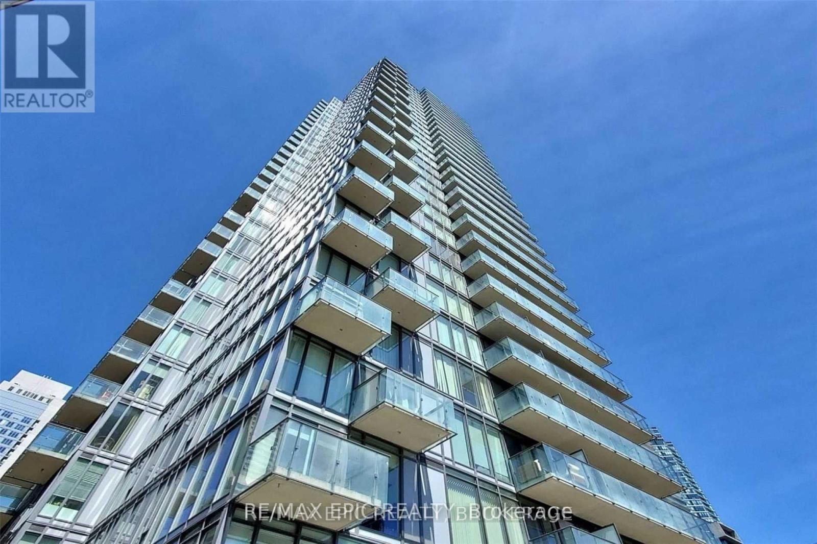 2703 - 75 St Nicholas Street, Toronto, ON - Outdoor